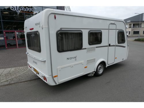 Eriba Nova Light 425 mit Rangierhilfe und Vorzelt Foto: 2