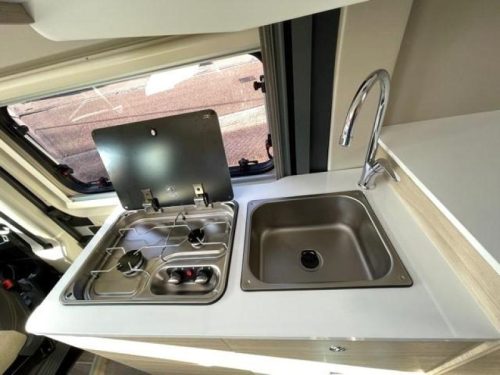 Forster V 636 EB 160hp Longitudinal Bed and Pop-top Roof photo: 6