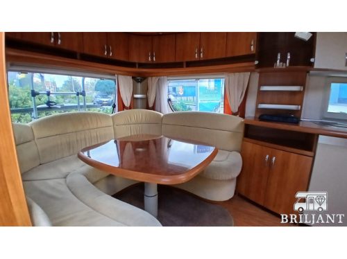 Hobby 560 UFE Wohnwagen franz&ouml;sisches Bett/Rundsitz Foto: 7