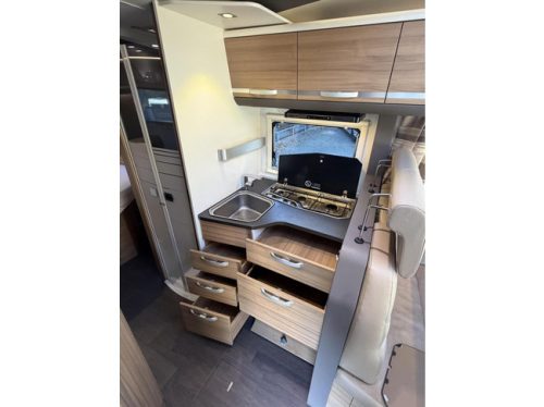 Adria Coral S 670SC French bed Awning Maxxfan Flat screen photo: 17