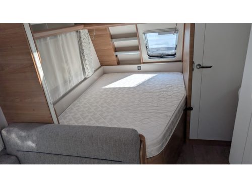 Hobby DE LUXE 400 SFE photo: 8