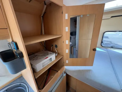 Adria Mobil Twin 160PK,Airco,Festbett  Foto: 17