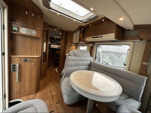 Hymer B 704 PL 3.0 M-JET 180 PK AUTOMAAT Foto: 9