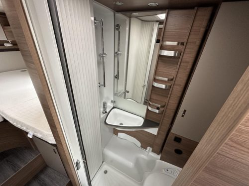 Knaus L!ve I 650 MEG LENGTE BEDDEN  AUTOMAAT foto: 13