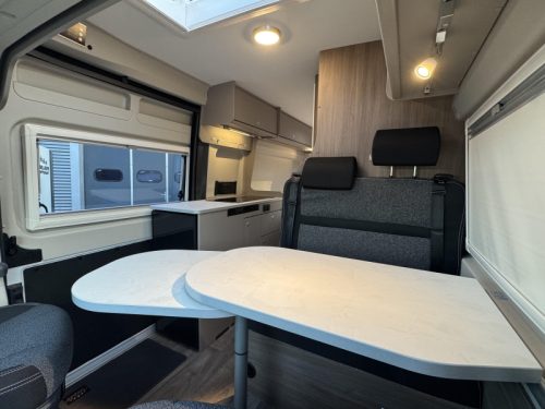 Carado CVE 640 8T Automatic-Longitudinal beds photo: 1