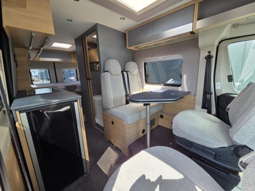 P&ouml;ssl Trenta 640 Autom&aacute;tico - Cama longitudinal foto: 9