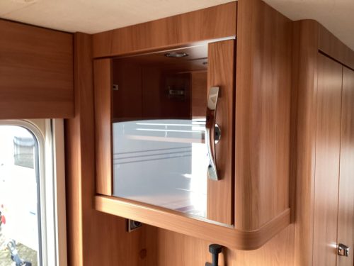 Eriba Nova Luxus Line 465 Mover/ toldo de casete foto: 20