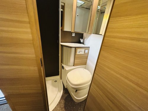 Adria CORAL S 600SL CORAL S600 SL Axess AUTOMAAT Foto: 18