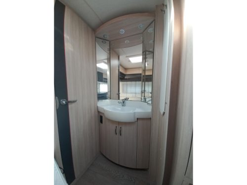 Hobby De Luxe Edition 460 UFE cassetteluifel-mover  foto: 12