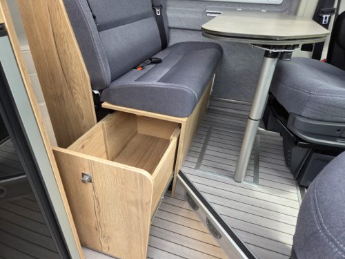 Clever Runner 640 Skyroof 180PS Busbiker Foto: 12