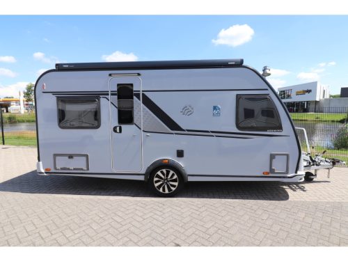 Knaus Sudwind 60 Years 450 FU Awning/ Campovolo Gas photo: 2