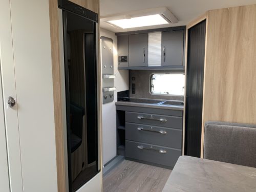 Hobby De Luxe 460 SL Modell 2026 Foto: 6