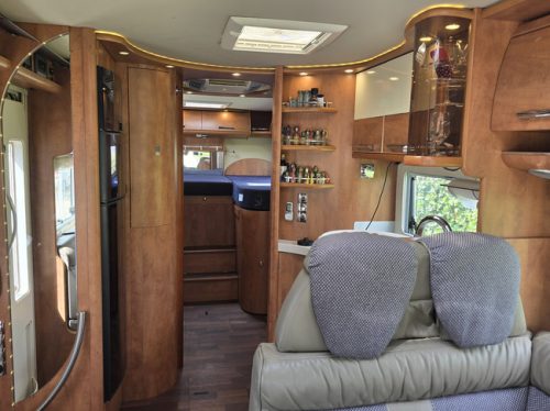 Carthago CHIC C-LINE I XL 5.5 LE 3.0 177 HP FULL OPTIONS !! LONG BEDS PULL-DOWN BED LEVEL SYSTEM 4 SOLAR PANELS 2x 200AH LITHIUM BATTERIES TV photo: 10