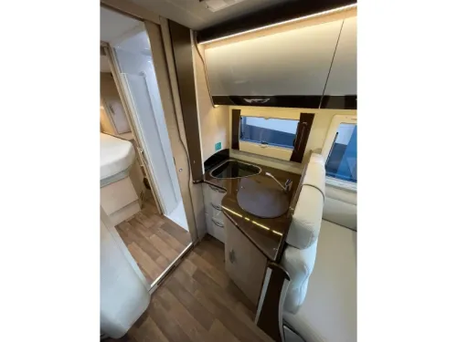 McLouis Nevis 79 G Queensbed Hubdach Foto: 13