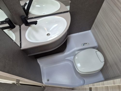 Dethleffs C'Joy 460 LE - Single beds - photo: 18
