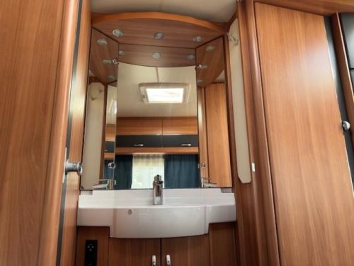 Hobby De Luxe 400 SFE incl. air awning photo: 16