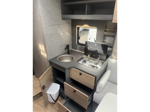 Dethleffs Trend Active T 7057 EBL automatic - Face to Face photo: 12