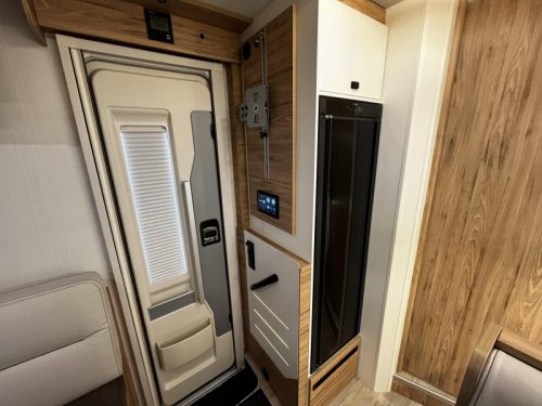 Pilote G 690 GJ Wohnmobil, Vollintegriert Foto: 4