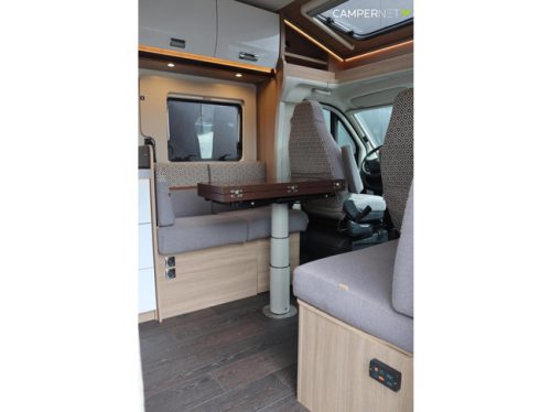 Laika KOSMO 509L 160hp Automatic | Single beds | Separate shower | LPG system | Solar panels | Bearlock | Awning | Roof fan photo: 5