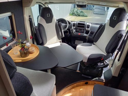 Crosscamp Full 600 - Tough Van conversion  photo: 18