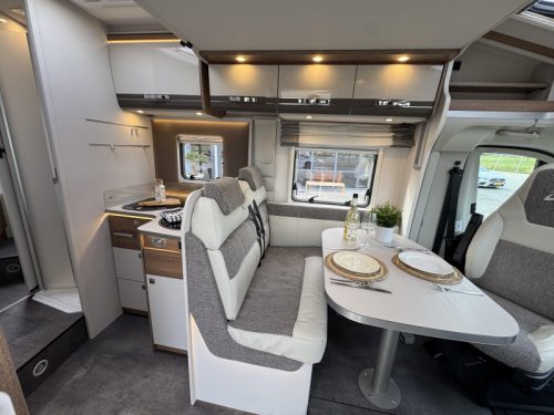 Dethleffs Trend 7057 Autom&aacute;tico Cama Queen Cama Abatible foto: 14