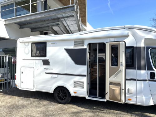 Adria Matrix Plus 670DC QUEENSBED + POP-TOP ROOF + FACE TO FACE photo: 6
