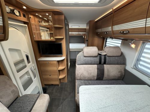 Dethleffs Magic Edition T Queensbed 140PS Wechselrichter Foto: 4