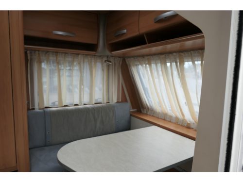 Eriba Nova Light 425 mit Rangierhilfe und Vorzelt Foto: 6