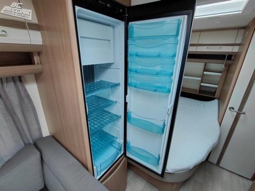 Fendt Bianco Selection 435 SF Toldo - Cama francesa foto: 9