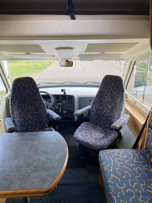 Hymer B 584 2.8 JTD 128 Pk Integral, Drop-down bed front, Long bench, 3 Swivel seats, End kitchen etc. Year 2002. B 584 Marum photo: 14